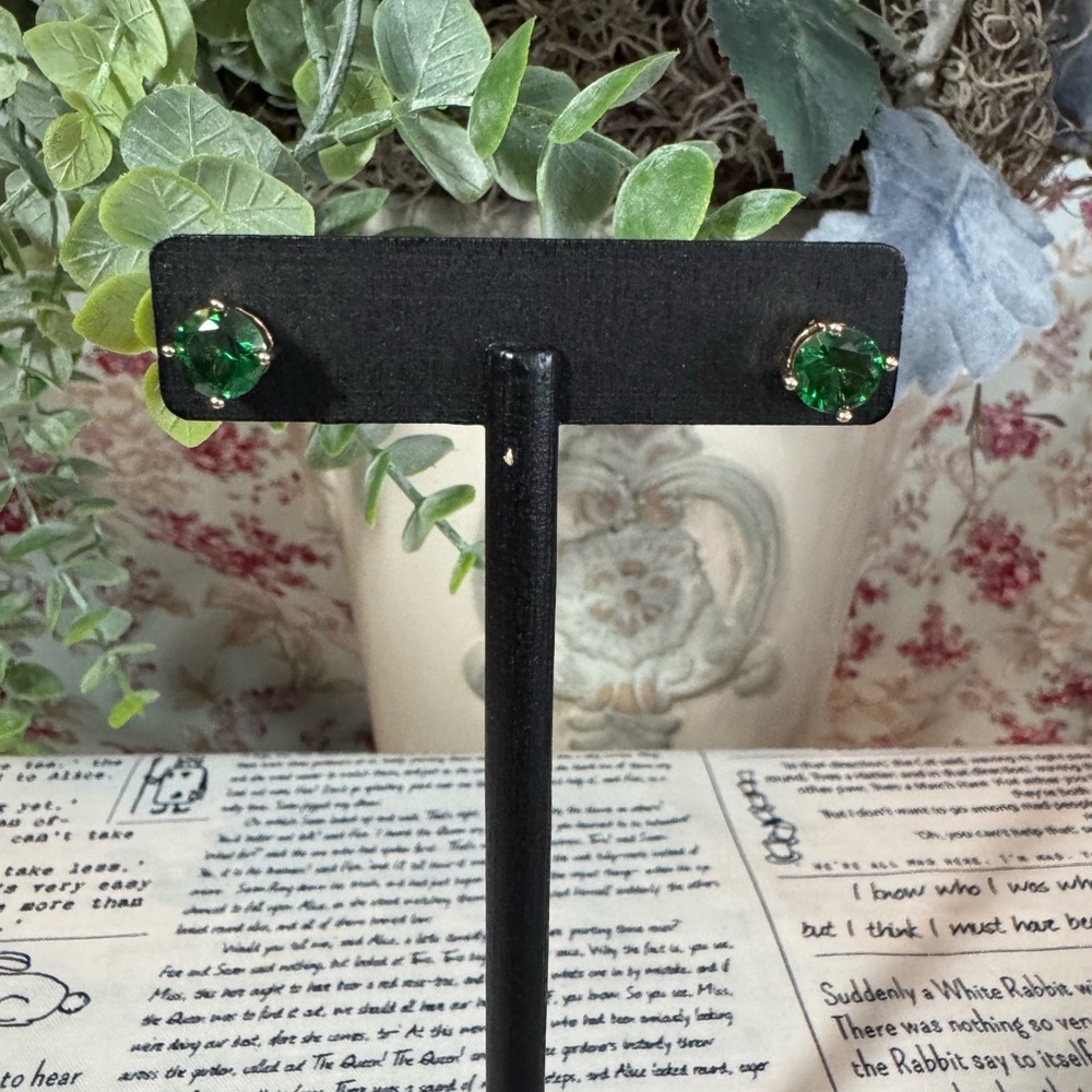 Stainless Steel Emerald Green Crystal Stud Earrings - Picture 1 of 2